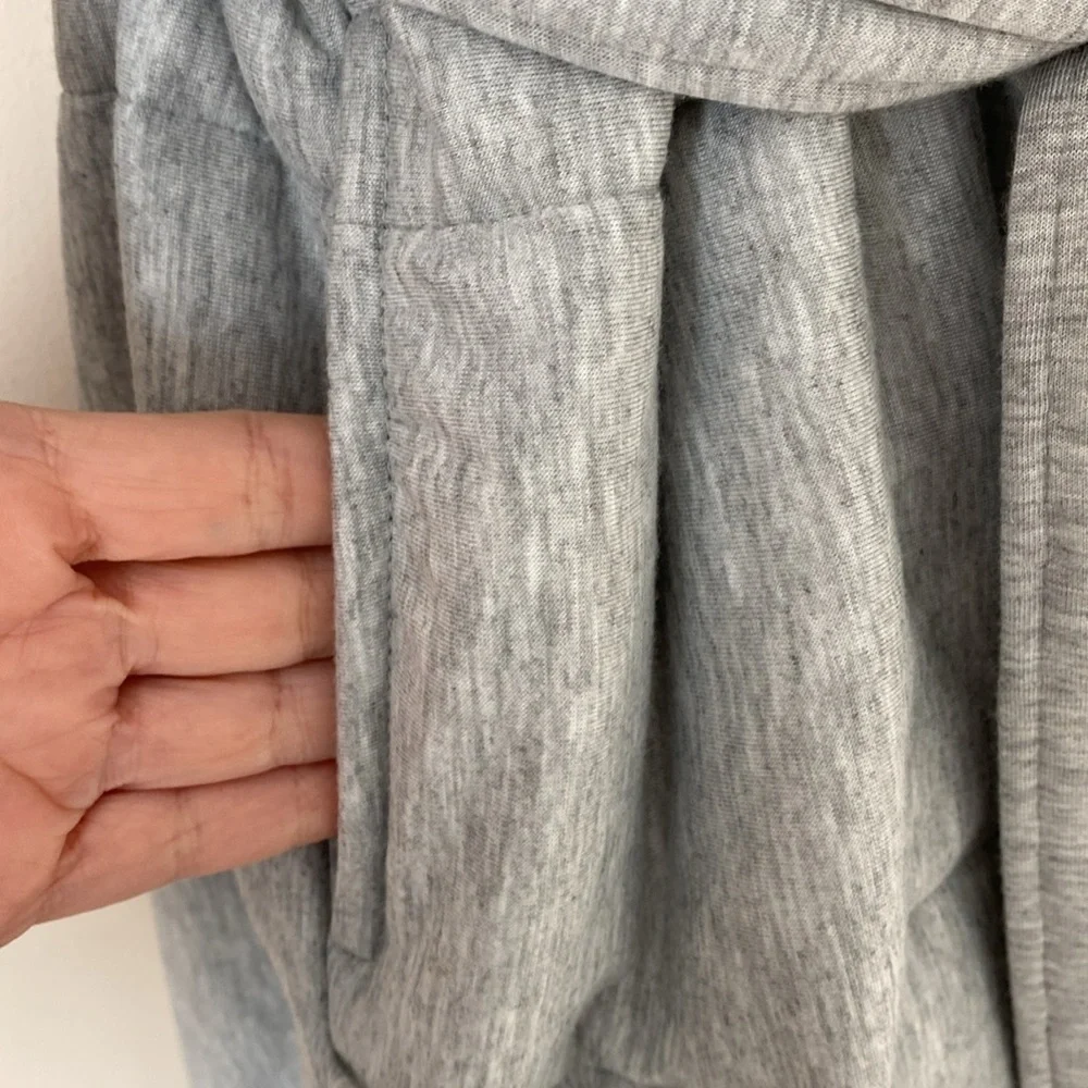 Auden light gray quilted robe NWT